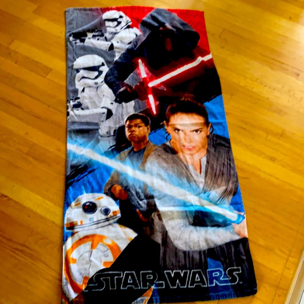 Star Wars bath towel gently used